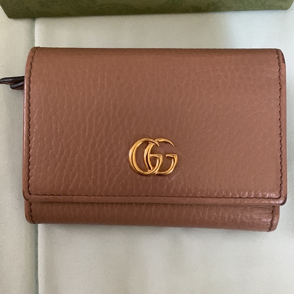 Authentic GUCCI GG Marmont Trifold Compact Leather Wallet - Picture 2 of 16